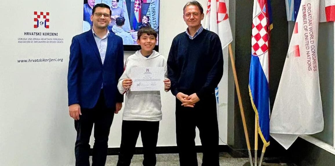 411153575_210983575393598_3464640651856173577_n