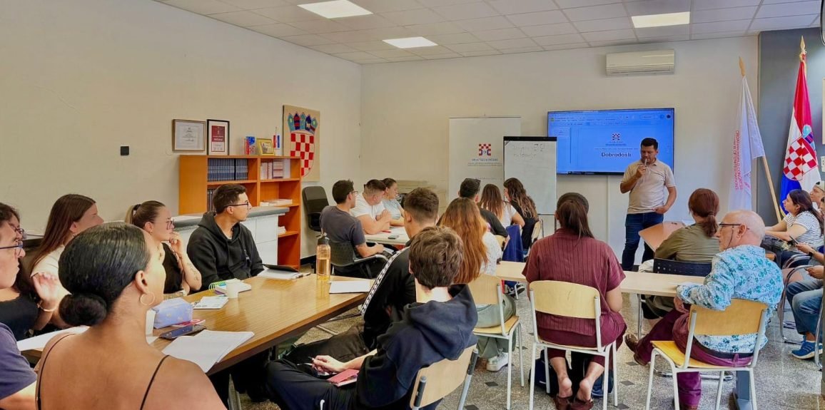 WhatsApp Image 2025-09-10 at 17.34.53 (3)